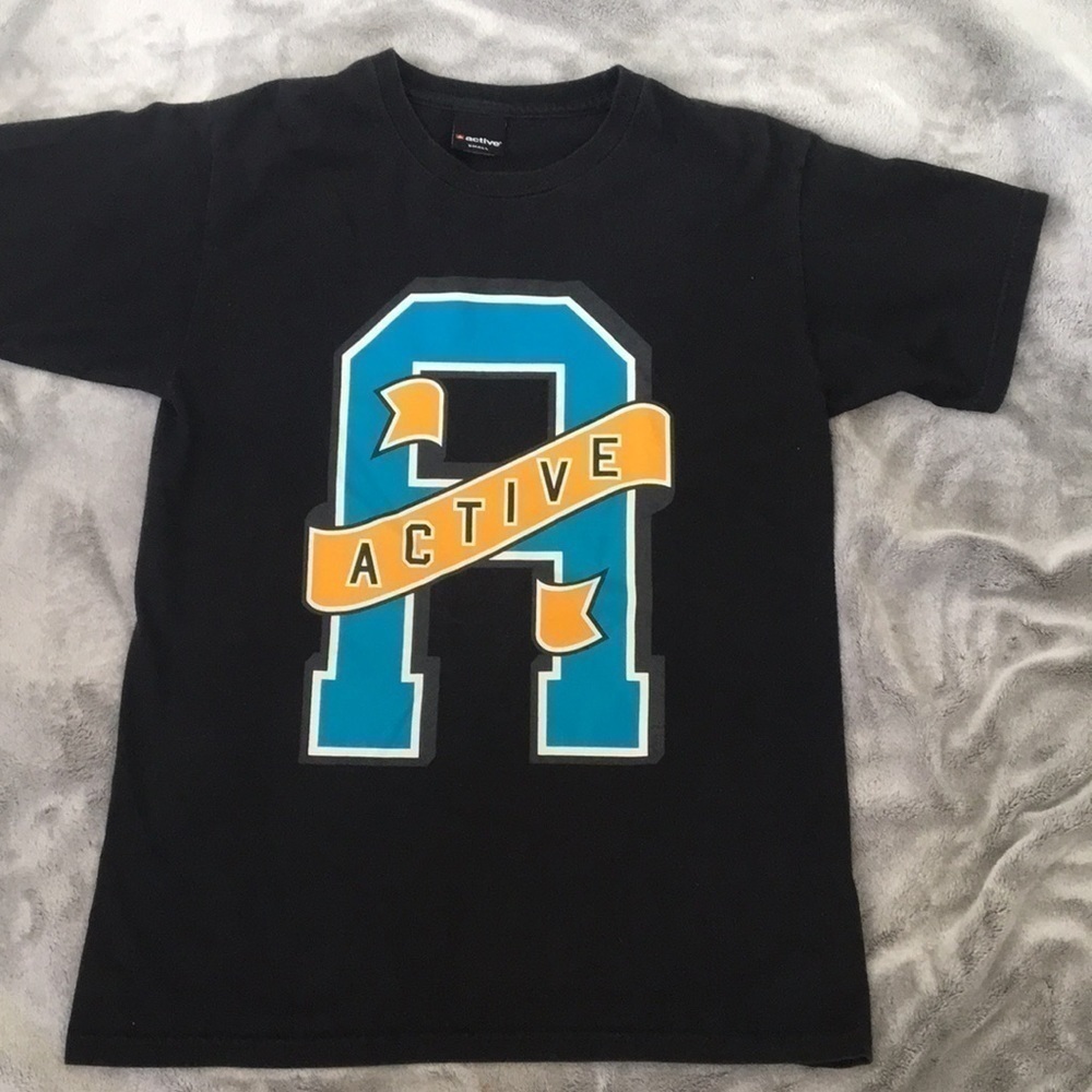 𝅺❤️ACTIVE❤️ Graphic Tee size Small - Picture 2 of 5